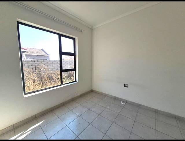 2 BEDROOM HOUSE FOR SALE IN SOUTHERN GATEWAY